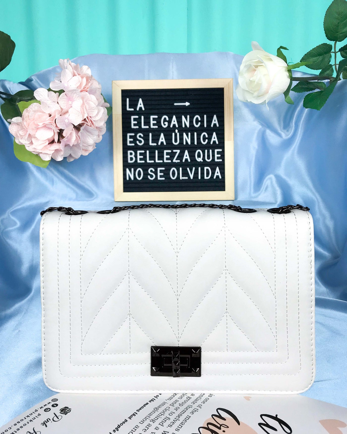 BOLSO BLANCO DE CADENA NEGRA