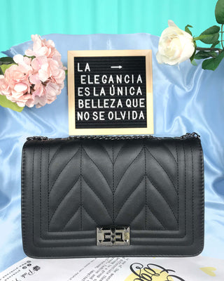 BOLSO NEGRO DE CADENA PLATEADA