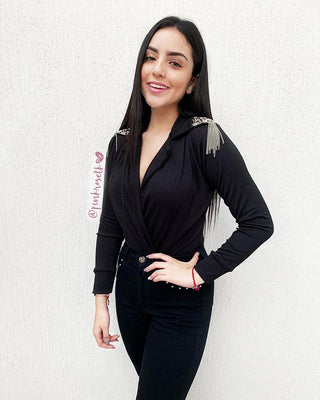 Body con cuello y hombreras