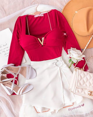 Blusa de varilla dorada en v ROJA
