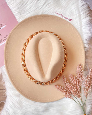 SOMBRERO CON CADENA BEIGE