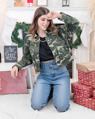 Chaqueta militar corta