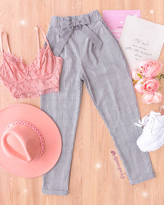 Crop top de encaje y varilla