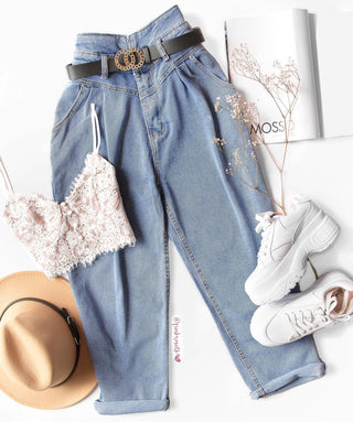 CROP TOP ENCAJE FLECOS