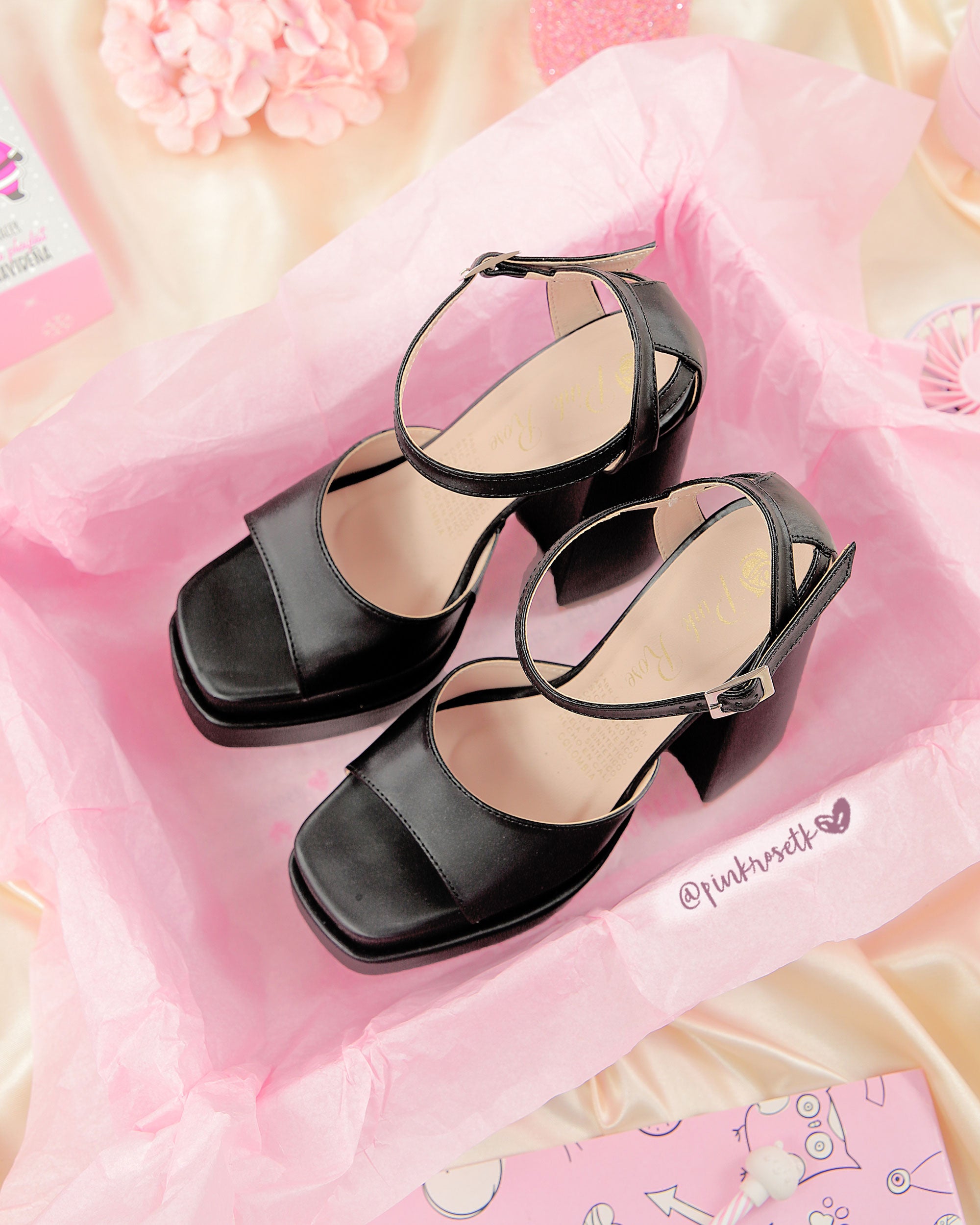 Sandalias negras de plataforma y tacón grueso - Main Image