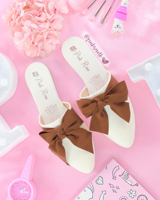Mules beige con lazo café de cinta terciopelo grande