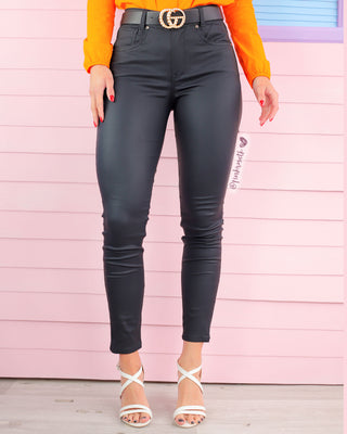 ropa para mujeres bogota, pantalones de moda para mujer, outfits con, faldas para mujer bogota, blusas para dama modernas bogota, blusas manga corta, camisas sport para mujer, mejores marcas ropa mujer bogota, almacenes de moda elegante bogota, mejores tiendas ropa, sacos modernos dama bogota, jean sport dama, outfits sencillos dama bogota, prendas vestir mujer, ropa en algodon mujer, franelas dama,