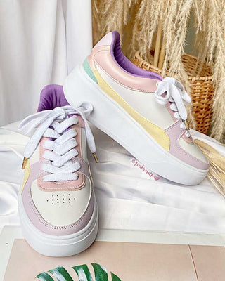 TENIS LILA Y COLORES