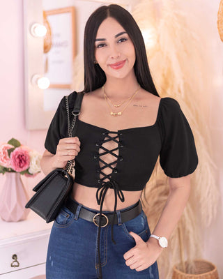 BLUSA NEGRA DE AMARRAR
