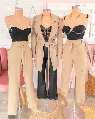 Ropa de moda trendy para damas en la flor de la vida en Bogotá, Manizales, Medellín y Pereira. Esta tienda en línea ofrece vestidos, blusas, faldas y más, con estilo y a precios asequibles, para mujeres de 18 a 45 años. Ya sea que esté buscando ropa casual para el uso diario, atrevidos vestidos de cóctel para una noche en la ciudad o elegantes atuendos formales para ocasiones especiales, encontrará una amplia selección de las últimas tendencias en moda femenina.