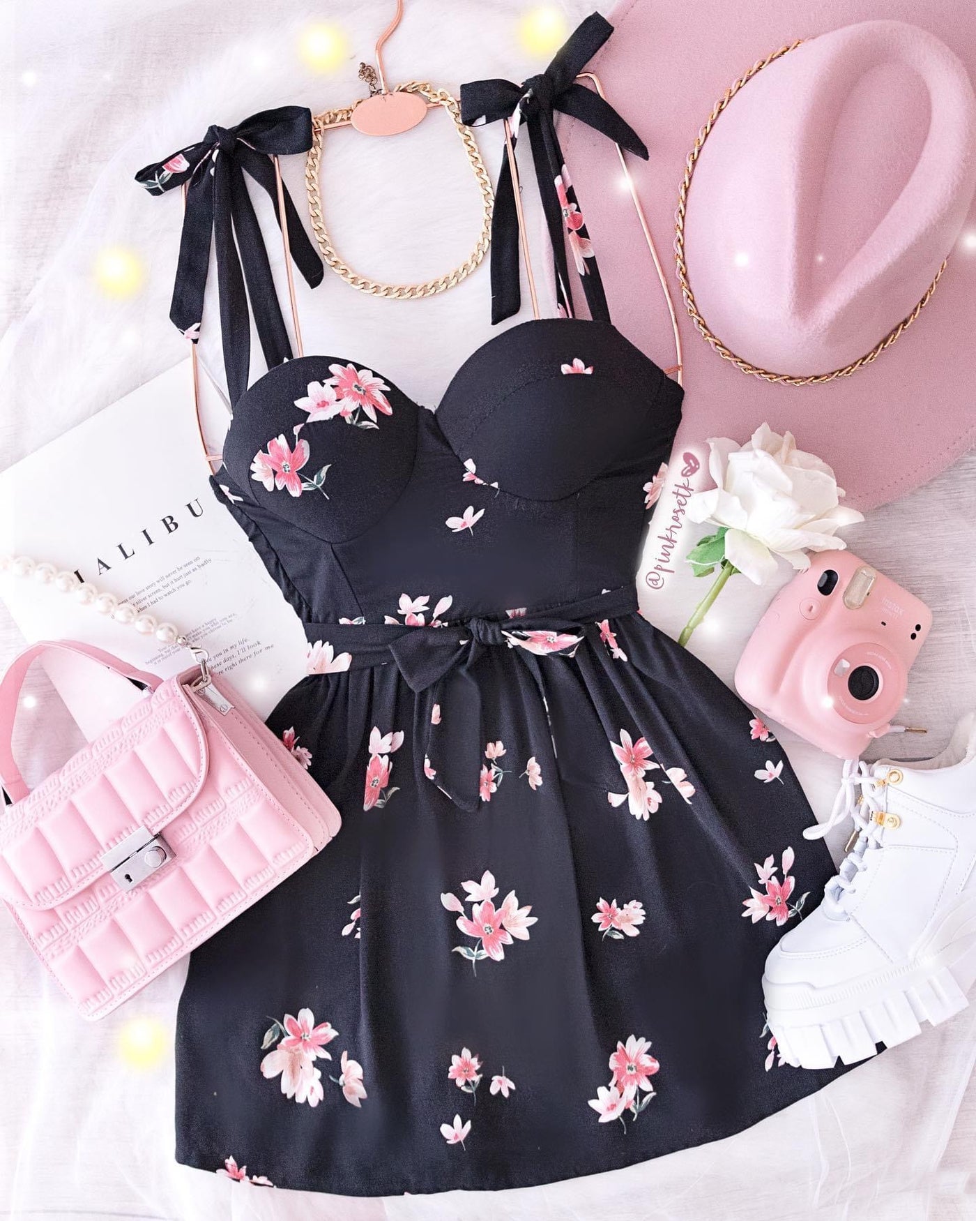 Vestido de moñitos y flores