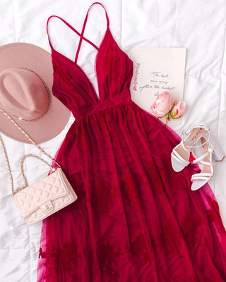 VESTIDO LARGO CON APLIQUES DE FLORES