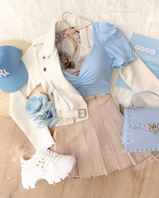 BLUSA CON RECOGIDO DE AMARRAR EN LA ESPALDA