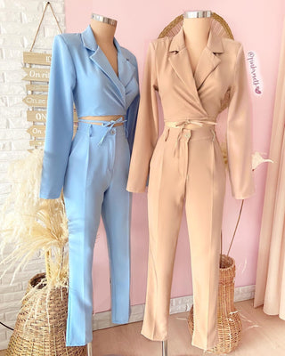 Set de blazer de cordón y pantalón camel