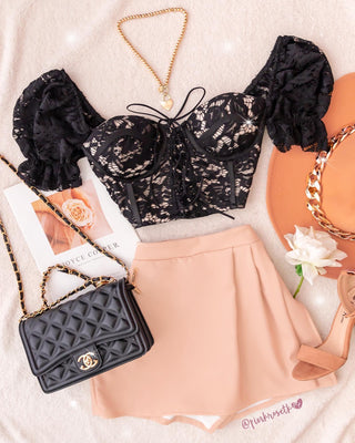 FALDA SHORT DE TAPITA Y PRENSES