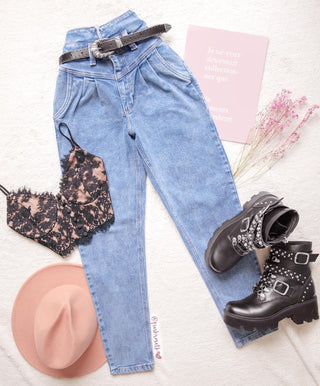 Crop top de encaje y botones