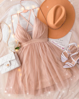 Vestido corto de Tul nude