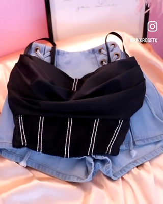 En nuestra tienda en Bogotá encontrarás la mejor selección de ropa para mujer, incluyendo blazers largos con dos botones forrados, faldas, pantalones de moda y blusas modernas. Además, contamos con los mejores sacos modernos y outfits sencillos para mujer, perfectos para cualquier ocasión. ¡Visítanos y descubre la moda femenina en su máxima expresión!