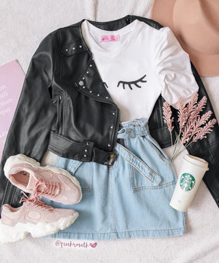 CHAQUETA DE CUERINA CORTA CON TACHECITOS