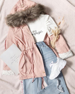 Parka con capota peluda