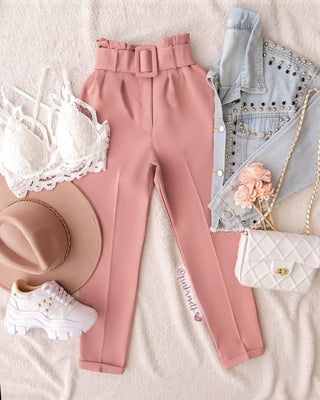 Pantalón bolsa de papel y hebilla rosado