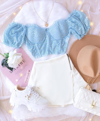 Crop top de encaje azul