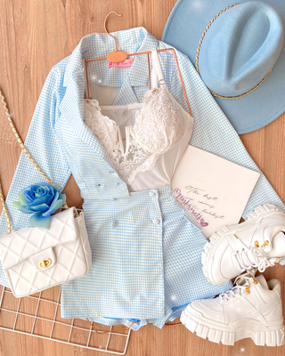 SET DE BLAZER Y FALDA SHORT DE CUADRITOS