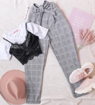 Pantalón de cuadro gris